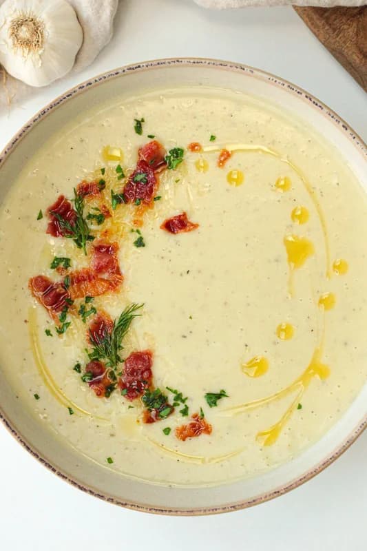 Supa crema de usturoi